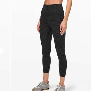 Lululemon wunder train high rise crop 21”